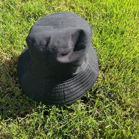 Reversible Cow-Print Bucket Hat - Picture 2 of 3
